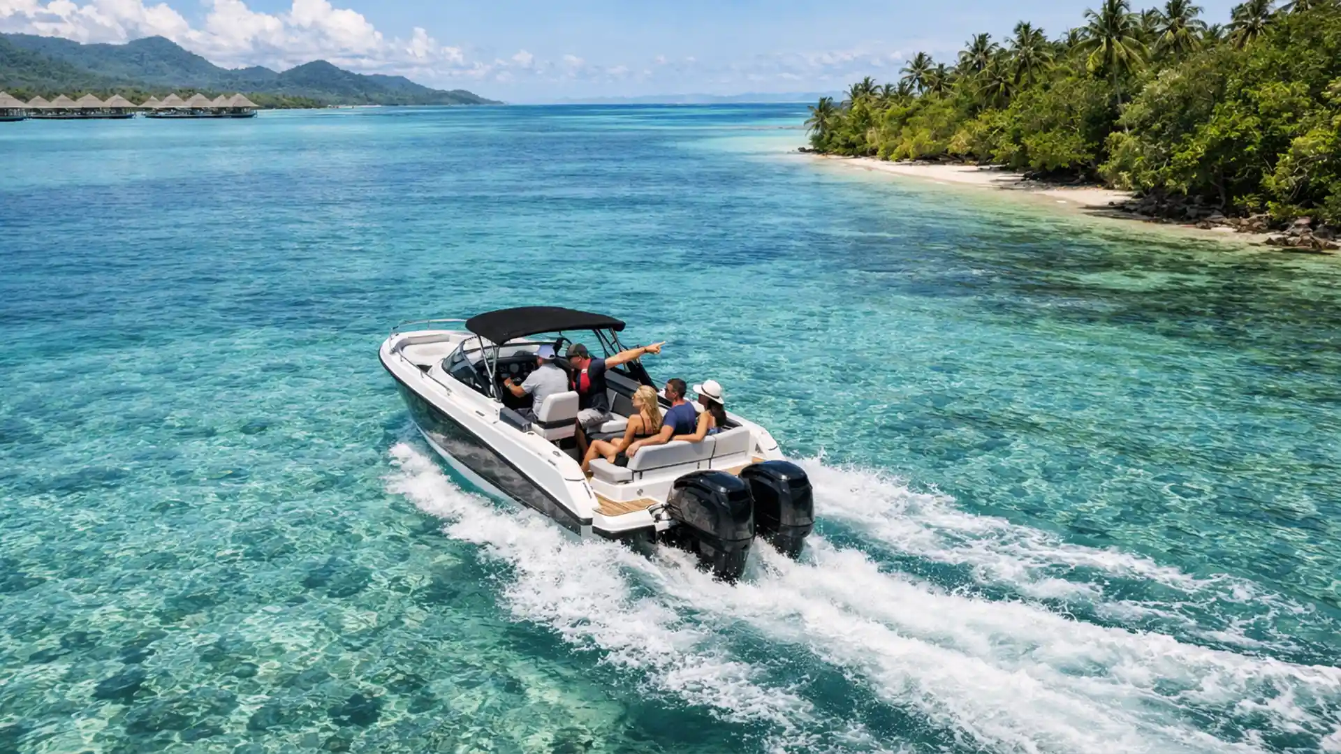 Coach plaisance en Guadeloupe accompagnant des passagers lors d’une location de bateau à moteur pour une excursion à la journée