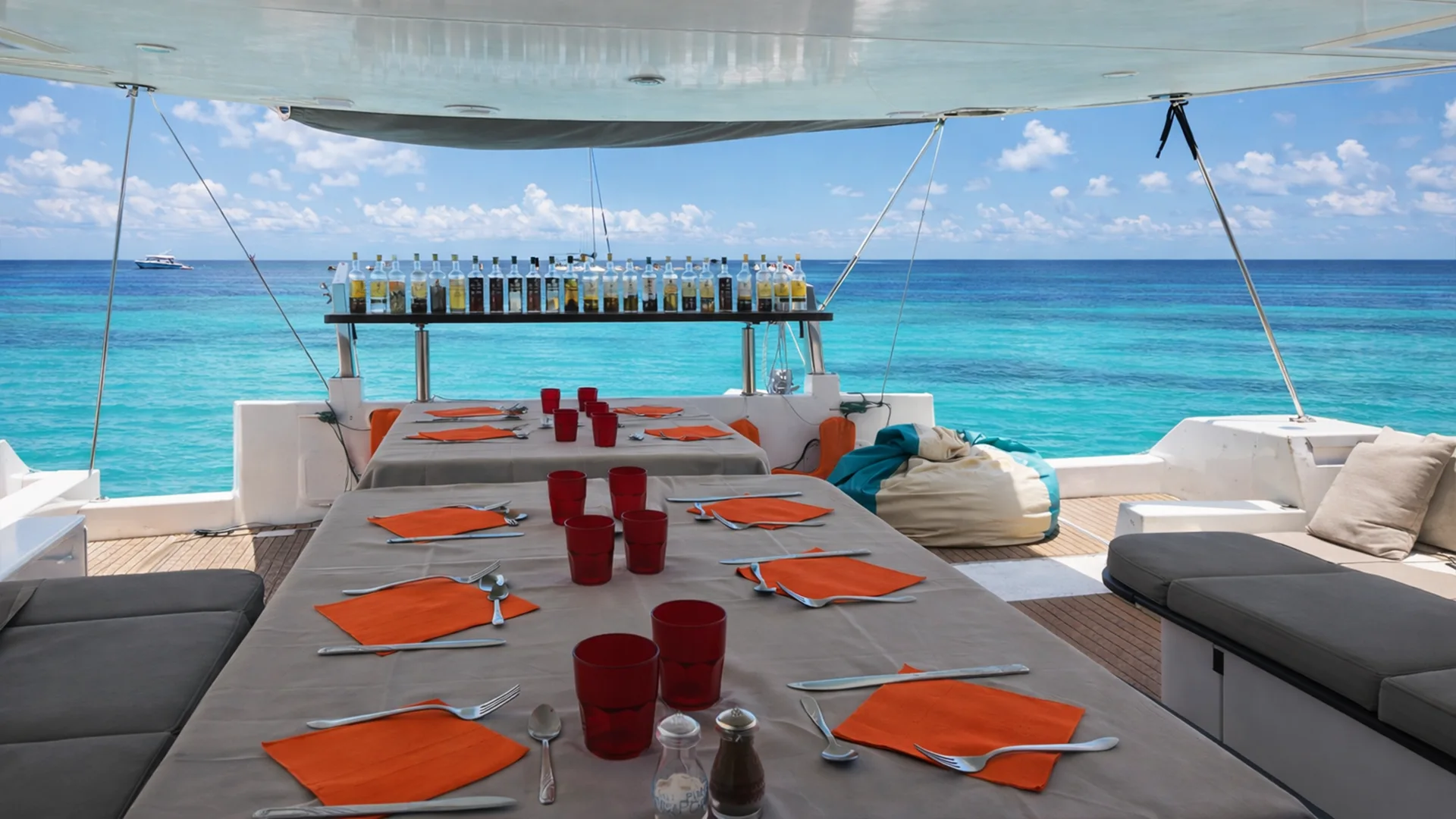 Excursion Marie-Galante en catamaran 15x7 mètres avec repas à bord au large de Saint-Louis en Guadeloupe – sortie journée au départ de Saint-François