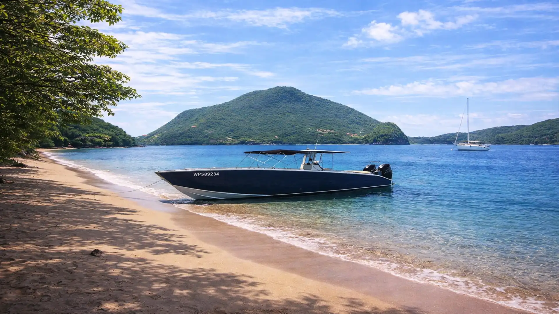 Excursion Les Saintes en speedboat sur plage turquoise en Guadeloupe