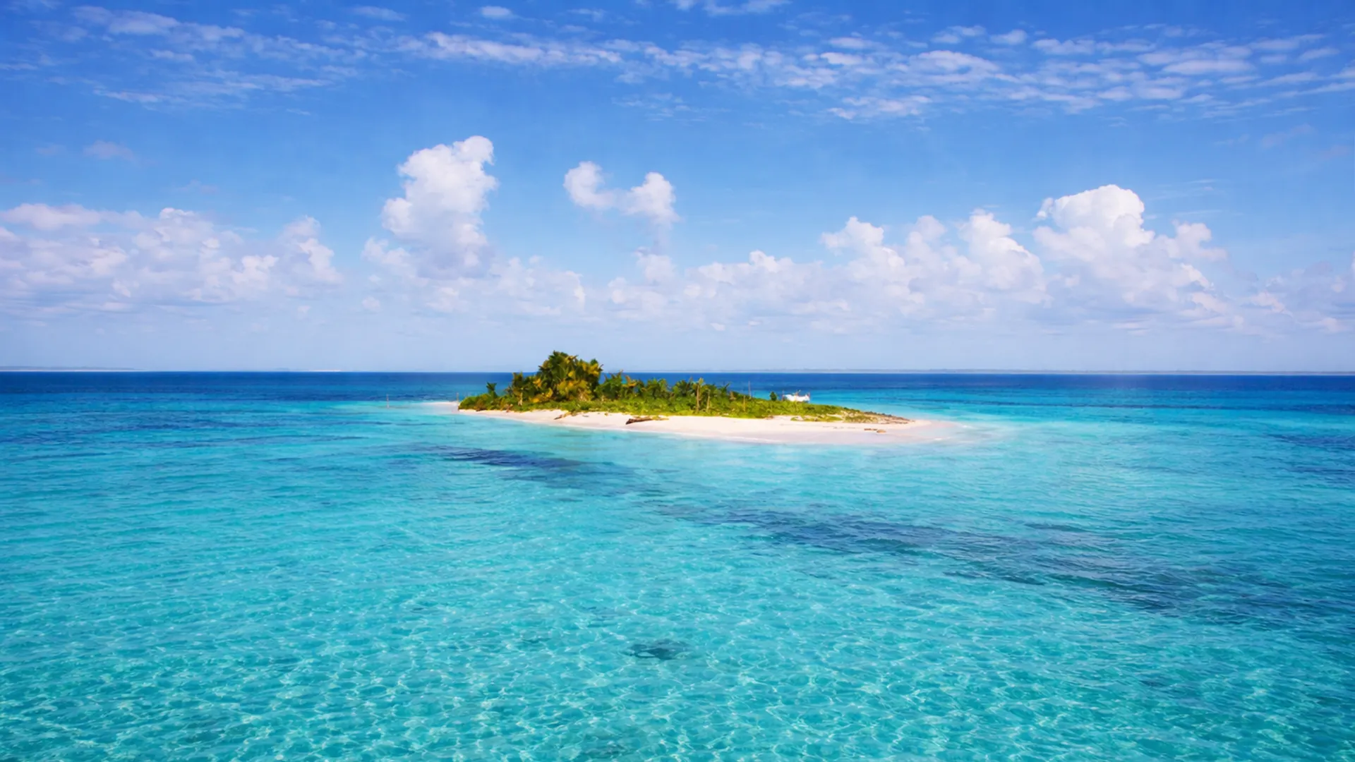 Îlet Caret dans le Grand Cul-de-Sac Marin en Guadeloupe, banc de sable et eau turquoise au cœur du Parc National