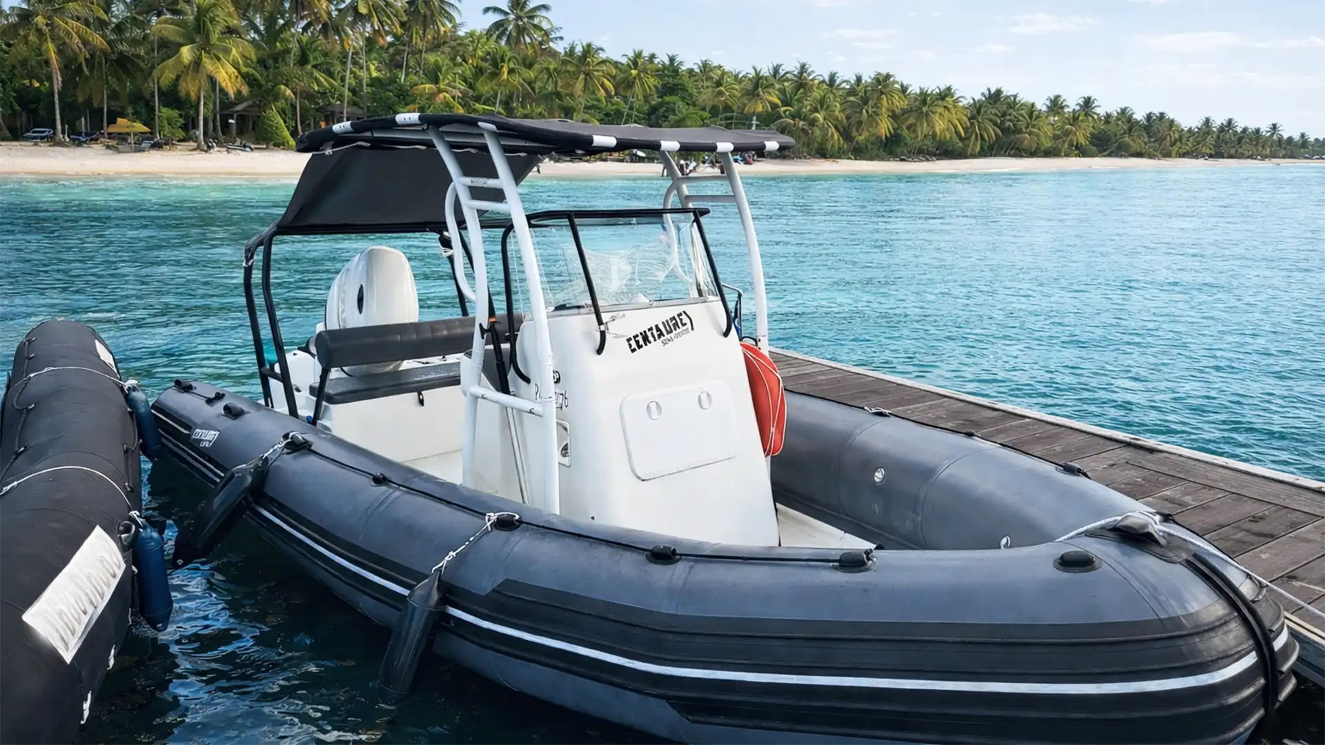 Location bateau semi-rigide Centaure 620 XL à Saint-François en Guadeloupe pour navigation vers Petite-Terre ou La Désirade